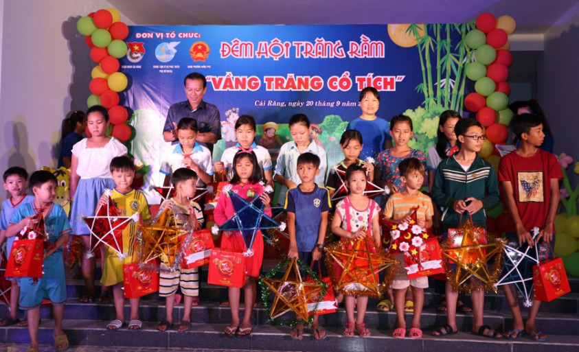100 trẻ em khó khăn tại Cần Thơ được đón Trung thu ý nghĩa 100 tre em kho khan tai can tho duoc don trung thu y nghia