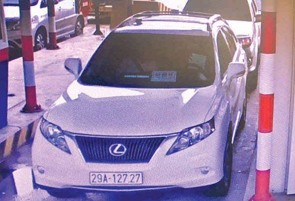 bo nong nghiep boc tran o to cadillac mang phu hieu xe ho de
