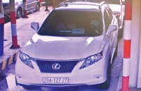 la lung loat xe cadillac lexus cung co phu hieu ho de