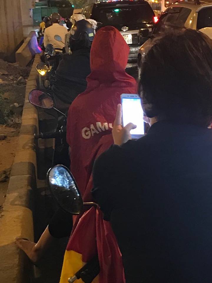mua lon gio tan tam khien ha noi ngap nang va tac duong nghiem trong