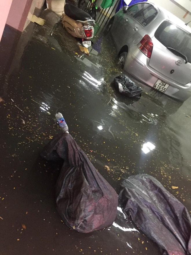 mua lon gio tan tam khien ha noi ngap nang va tac duong nghiem trong