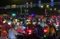 mua lon duong pho tam ky bien thanh song