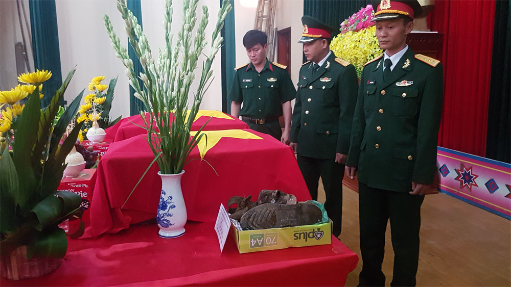 10 gio bang rung tim kiem hai cot 2 phi cong tren nui tam dao