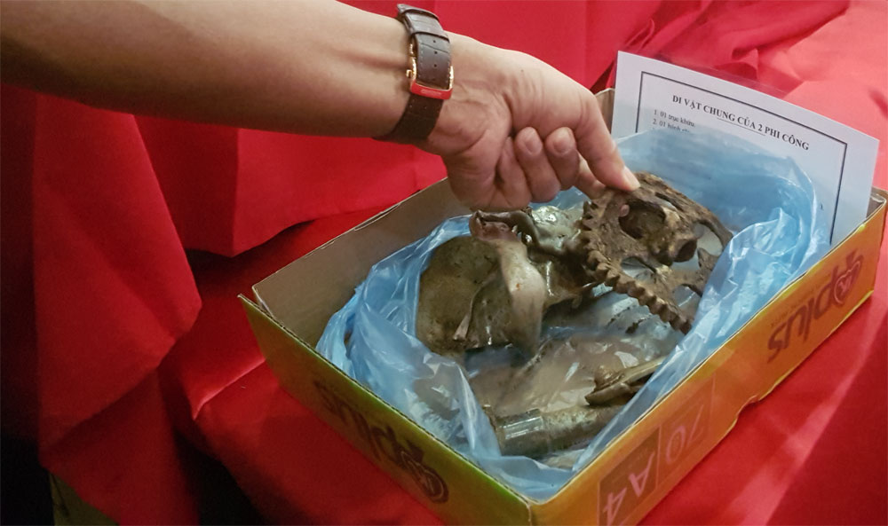 10 gio bang rung tim kiem hai cot 2 phi cong tren nui tam dao