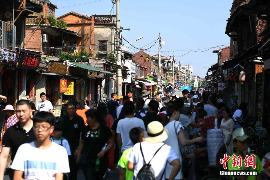 tuan le vang quoc khanh trung quoc nua dat nuoc di chuyen