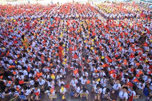 ha noi tang truong dan so vuot du tinh 30 nam va ha tang tren giay