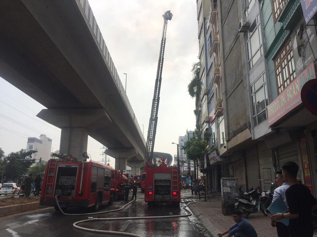 ha noi ngoi nha 9 tang tren pho hao nam boc chay du doi