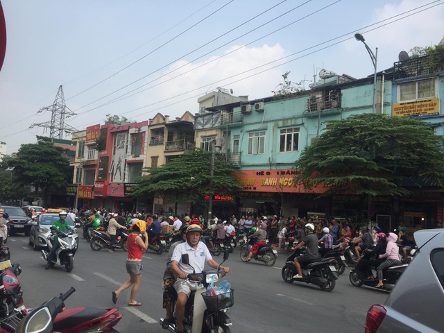 ha noi ngoi nha 9 tang tren pho hao nam boc chay du doi