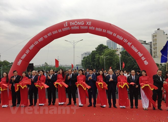 ha noi thong xe cau vuot nut giao an duong thanh nien hon 300 ti dong sau 12 thang thi cong