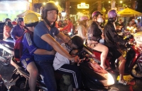 muon kieu xe om cong nghe gianh khach muu sinh