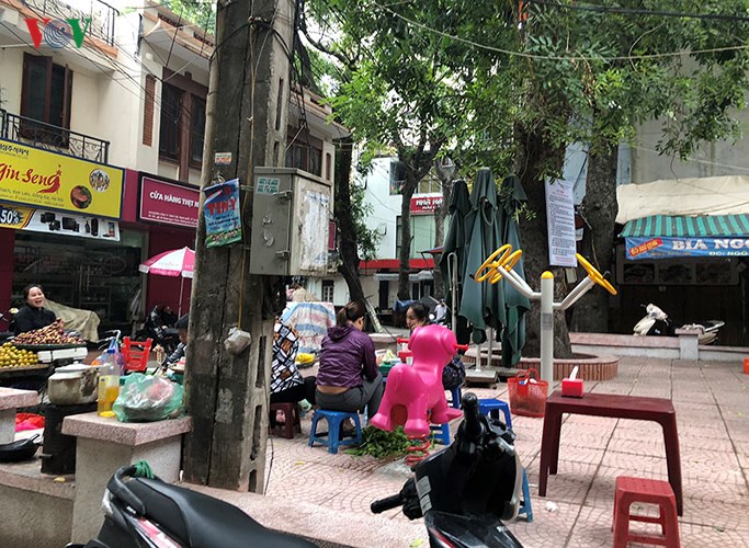 anh ha noi san choi khu tap the bien thanh noi buon ban nhech nhac