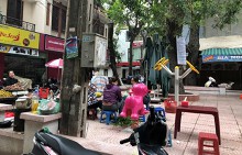 Ảnh: Hà Nội sân chơi khu tập thể biến thành nơi buôn bán nhếch nhác