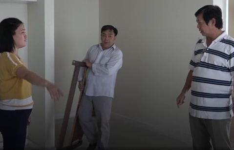 nhieu nguoi ket trong thang may chung cu carina