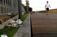 sau mua bao nguoi dan nha trang keo nhau ra bien san go lua
