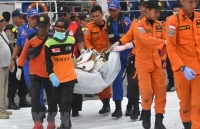 roi may bay indonesia chiec boeing tong phai bom mua