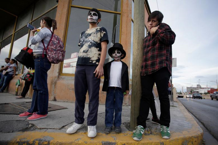 khong khi le hoi day mau sac trong ngay cua nguoi chet ky la o mexico
