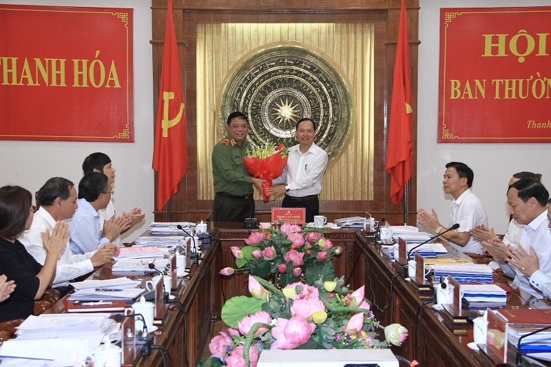 Nhân sự mới: Bổ nhiệm Giám đốc Công an tỉnh Thừa Thiên Huế nhan su moi bo nhiem giam doc cong an tinh thua thien hue