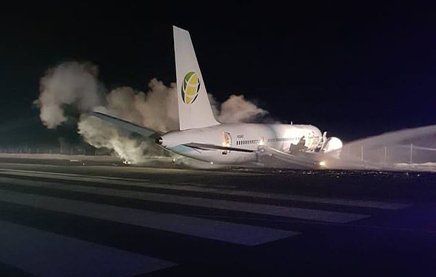 may bay boeing lao qua duong bang dam thung hang rao