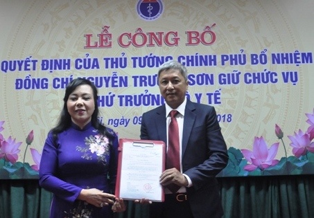 Nhân sự mới Bộ Y tế: Tân Thứ trưởng Nguyễn Trường Sơn nhận nhiệm vụ nhan su moi bo y te tan thu truong nguyen truong son nhan nhiem vu
