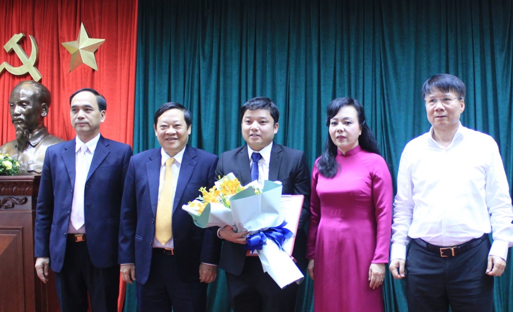 nhan su moi bo y te tan pho vu truong vu suc khoe ba me tre em la ai