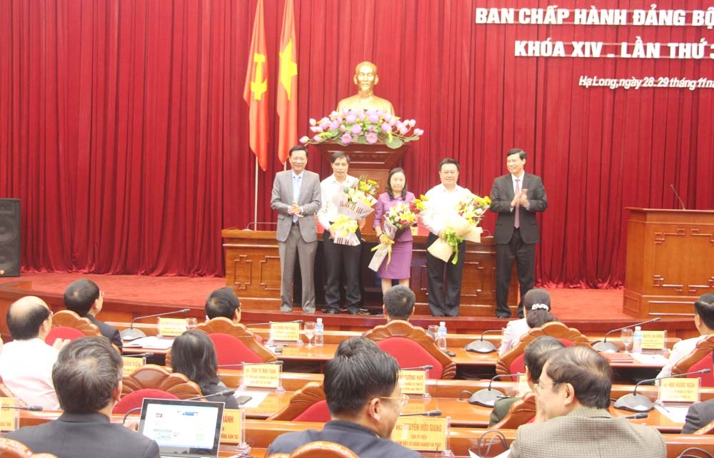 nhan su moi quang ninh 2 tan pho bi thu tinh uy duoc bau voi 4646 phieu dong y