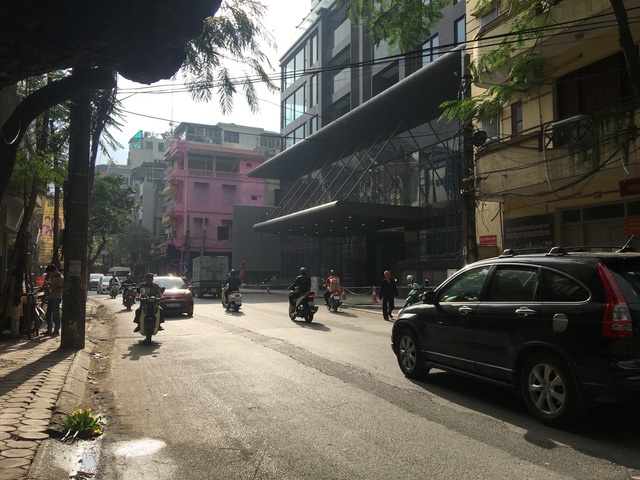 Không khí lạnh mạnh tràn về, Hà Nội tắt 'nắng hè' từ cuối tuần này khong khi lanh manh tran ve ha noi tat nang he tu cuoi tuan nay