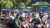 Nghìn người "chôn chân" do kẹt xe suốt 3 giờ ở cửa ngõ Sài Gòn