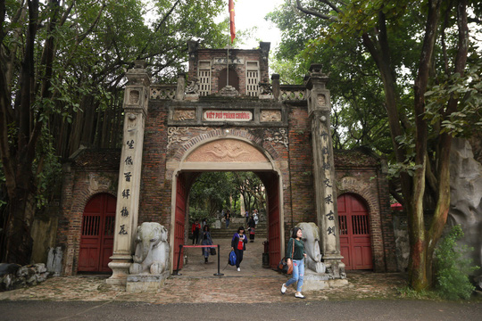 chu tich ha noi tra loi viec xu ly vi pham dat rung soc son