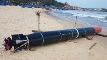 Vật giống ngư lôi có chữ Trung Quốc là 'thiết bị huấn luyện hải quân'