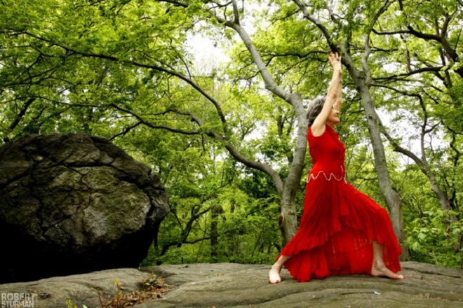 cuoc song tre trung cua huan luyen vien yoga 99 tuoi