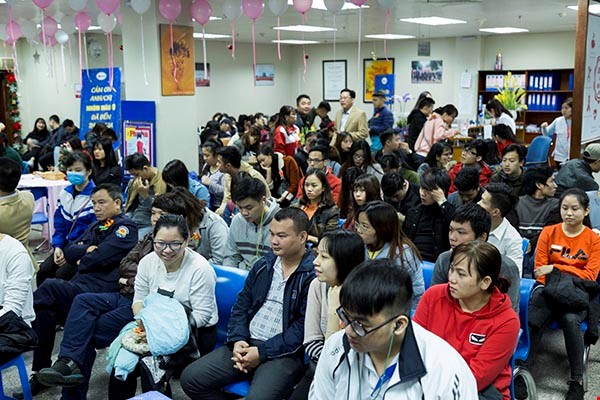 cuu nguoi benh dan ha noi xep hang cho hien mau