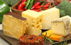 Bạn cần 'tránh xa' 9 loại thực phẩm này khi bị đau nửa đầu