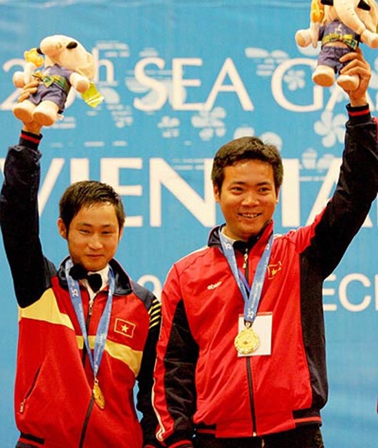 nha vo dich sea games mot minh chong choi benh ung thu keu cuu