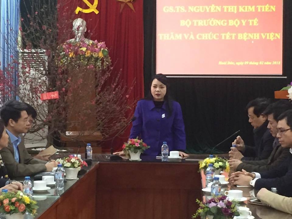 bo truong bo y te kiem tra hoat dong kham chua benh dip tet nguyen dan tai ha noi