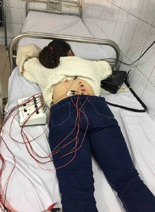 ha noi giap tet nguoi phu nu tre phai nhap vien vi dau lung cap khi dang ngoi rua bat 79427