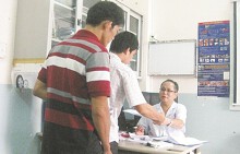 Chuyện bi hài khi nam giới tự giải quyết trục trặc sinh lý