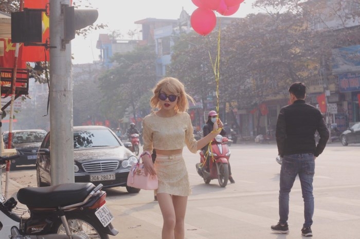 Cư dân mạng ngã ngửa khi biết sự thật về những bức ảnh Taylor Swift du xuân tại Việt Nam cu dan mang nga ngua khi biet su that ve nhung buc anh taylor swift du xuan tai viet nam