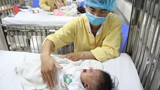 cach phong chong benh cum cho tre nho va thai phu trong dip tet