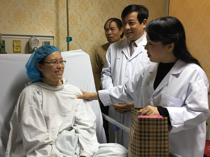 bo truong nguyen thi kim tien tham nu bac si bi ung thu trong dem giao thua