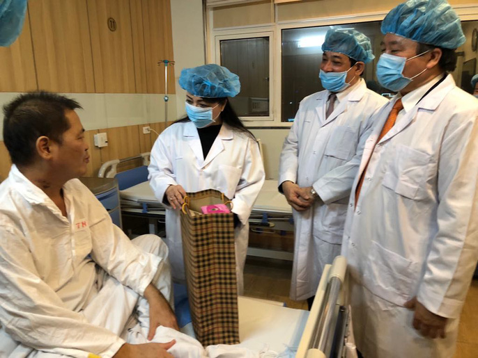 bo truong nguyen thi kim tien tham nu bac si bi ung thu trong dem giao thua