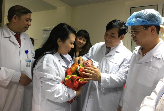 bo truong nguyen thi kim tien tham nu bac si bi ung thu trong dem giao thua