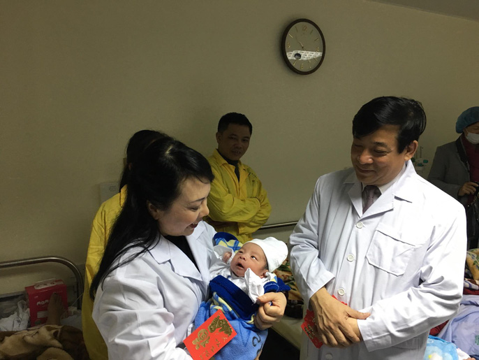 bo truong nguyen thi kim tien tham nu bac si bi ung thu trong dem giao thua