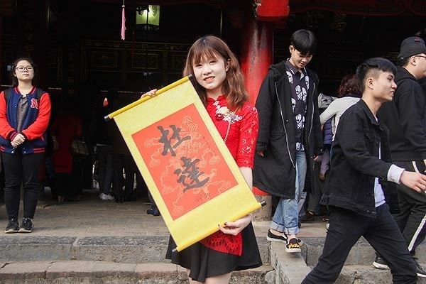 chen chuc xin chu dau nam o van mieu