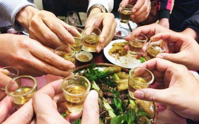 den mung 2 tet mau tuat da co 388 truong hop nhap vien do ngo doc ruou 80633