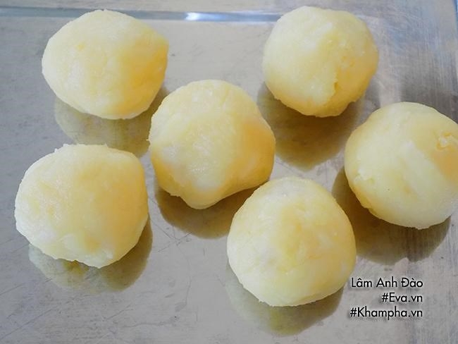 Chè trôi gấc thơm ngon, nóng hổi cho Rằm tháng Giêng che troi gac thom ngon nong hoi cho ram thang gieng