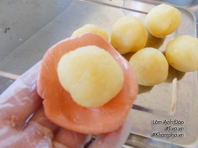 Chè trôi gấc thơm ngon, nóng hổi cho Rằm tháng Giêng che troi gac thom ngon nong hoi cho ram thang gieng