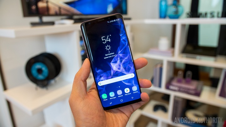 hoanh trang la vay nhung galaxy s9 lai bi phot lo ngay tai que nha han quoc