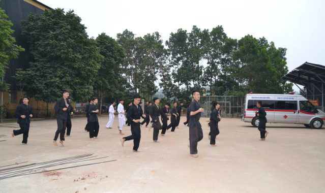 y bac si hoc vo de phong than truoc nan bao hanh o benh vien