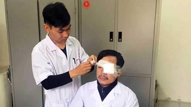bao ve bac si bang the thong minh
