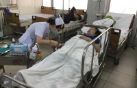 nhieu oto sang chay tro khung trong ham chung cu carina